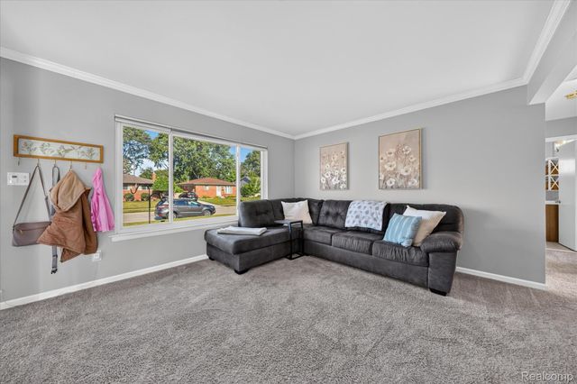 30008 Maplegrove Street, St. Clair Shores, MI 48082