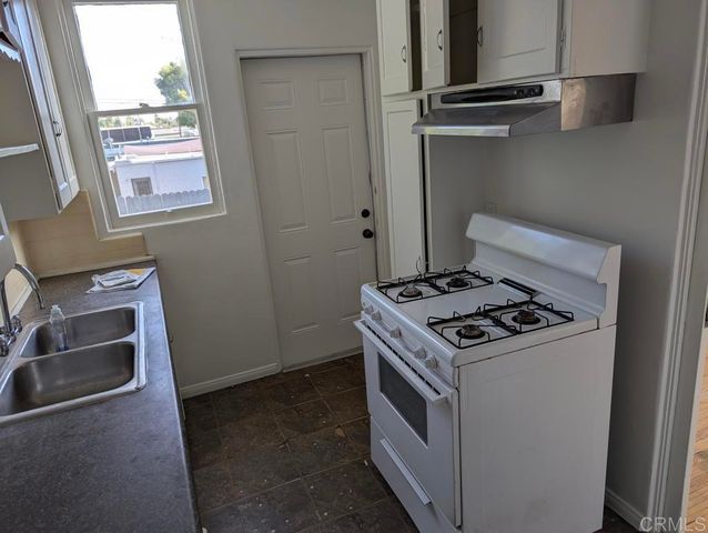 77 Mohawk Street, San Diego, CA 92115