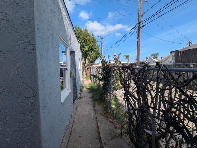 77 Mohawk Street, San Diego, CA 92115