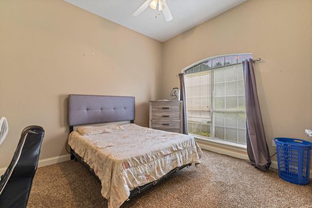 42 Stonegate Dr., Hattiesburg, MS 39402