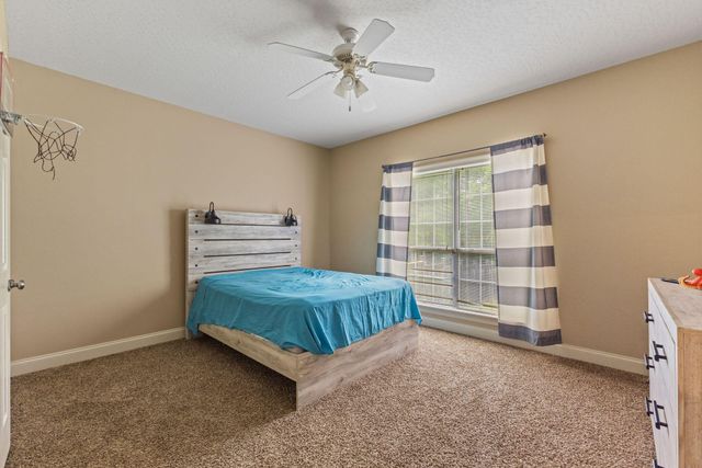 42 Stonegate Dr., Hattiesburg, MS 39402
