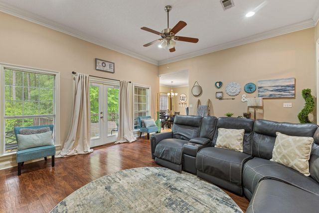 42 Stonegate Dr., Hattiesburg, MS 39402