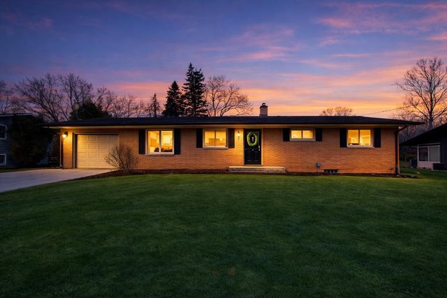 108 Meadowlark Lane, La Porte, IN 46350