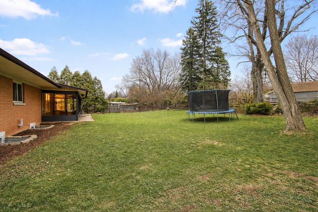 108 Meadowlark Lane, La Porte, IN 46350