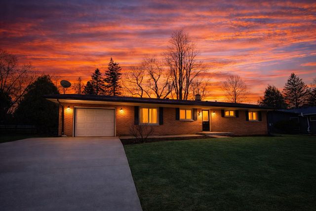 108 Meadowlark Lane, La Porte, IN 46350