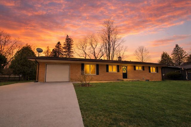 108 Meadowlark Lane, La Porte, IN 46350