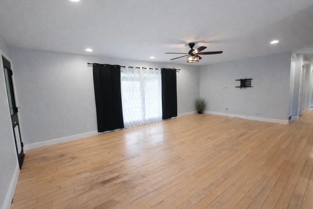 108 Meadowlark Lane, La Porte, IN 46350