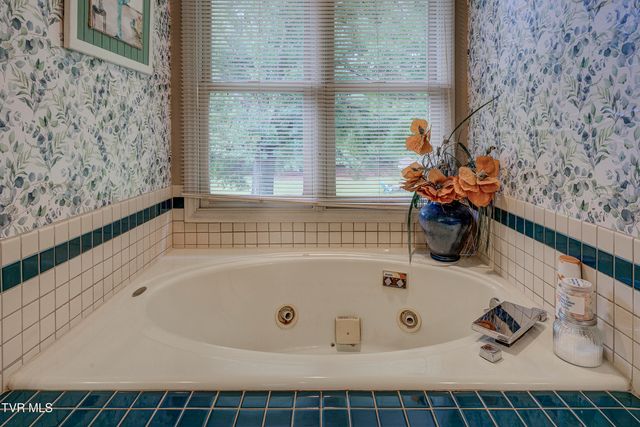 427 Chesterfield Drive, Kingsport, TN 37663