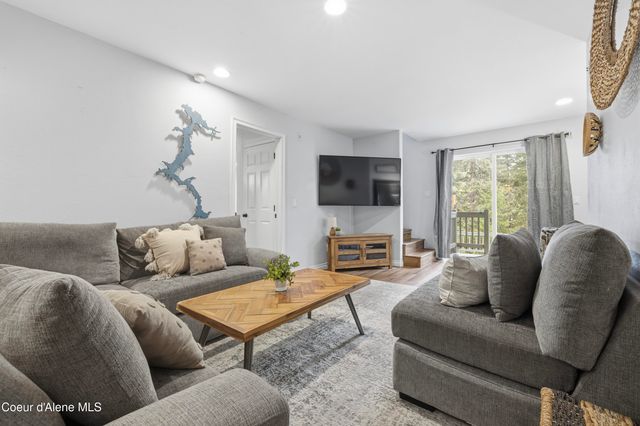 952 N RUTLEDGE CT, Coeur D'alene, ID 83814