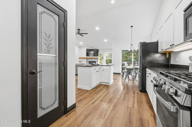 952 N RUTLEDGE CT, Coeur D'alene, ID 83814