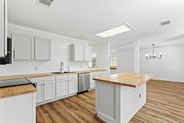 2431 Lavendale CT, Austin, TX 78748