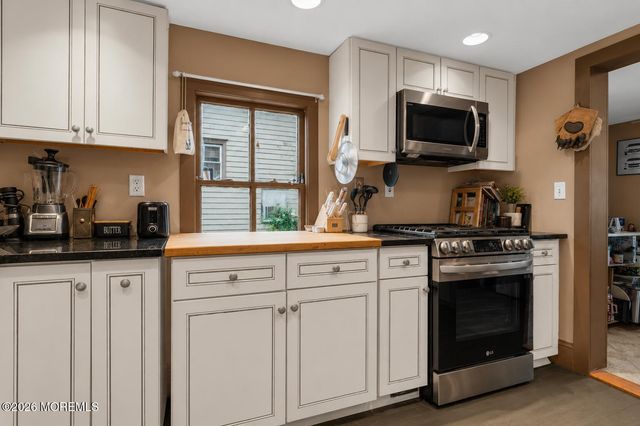 130 S Green Street, Tuckerton, NJ 08087