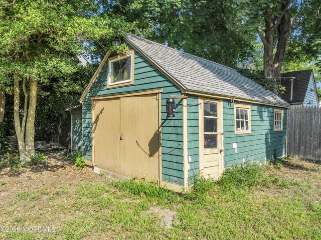 130 S Green Street, Tuckerton, NJ 08087
