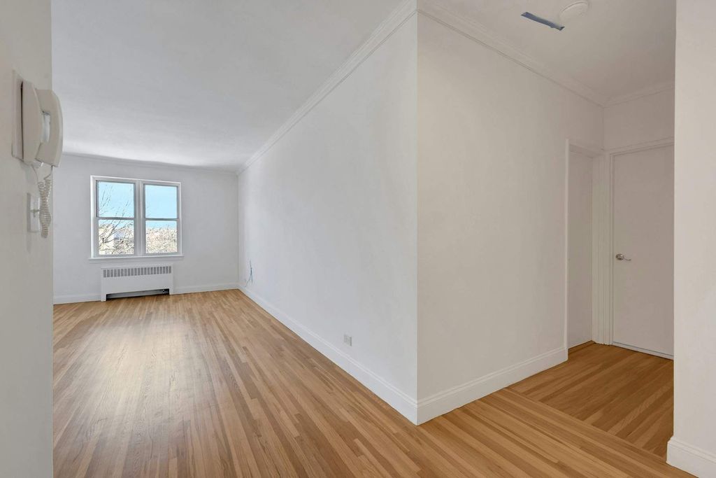 640 W 231st St Apt 7E, New York City, NY 10463