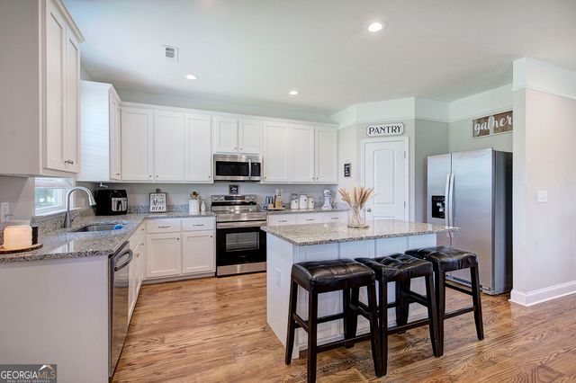 327 Larkspur Drive SW, Calhoun, GA 30701