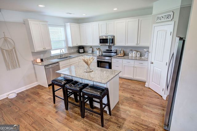 327 Larkspur Drive SW, Calhoun, GA 30701