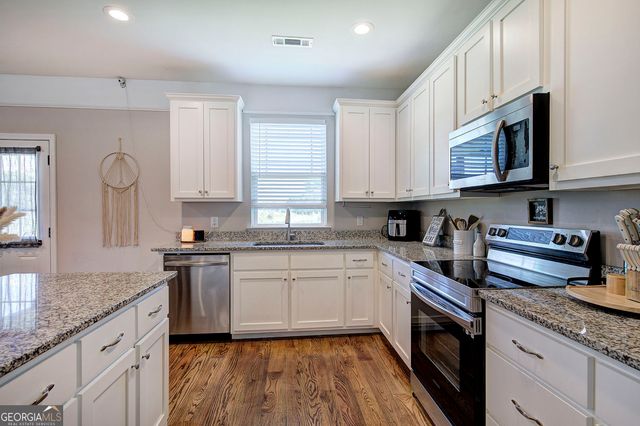 327 Larkspur Drive SW, Calhoun, GA 30701