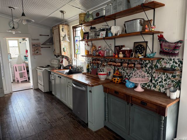 191 SUNSHINE LN, New Braunfels, TX 78130