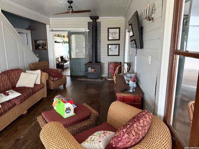 191 SUNSHINE LN, New Braunfels, TX 78130