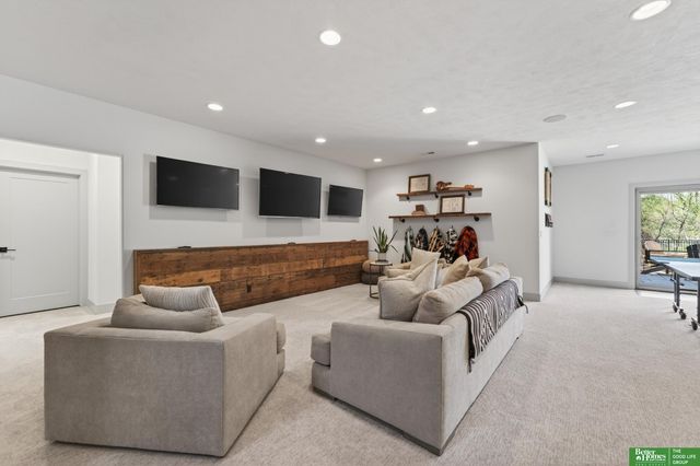 2402 N 179 Street, Omaha, NE 68116