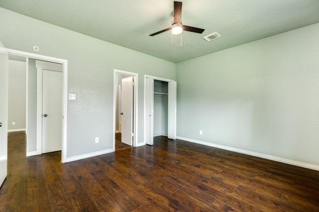 114 Cacao Street, Lake Jackson, TX 77566