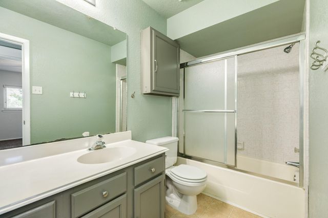 114 Cacao Street, Lake Jackson, TX 77566