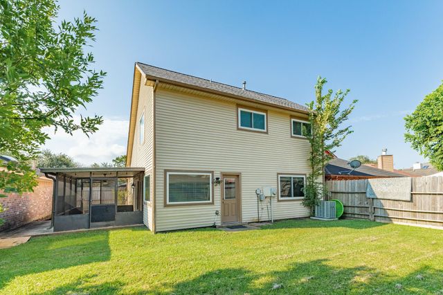 114 Cacao Street, Lake Jackson, TX 77566