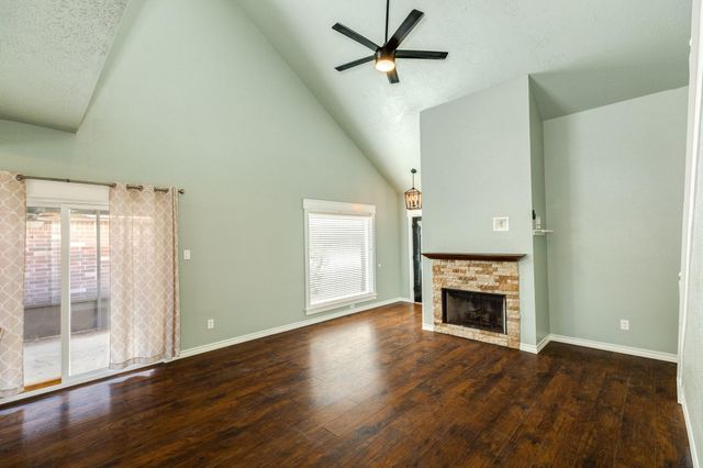 114 Cacao Street, Lake Jackson, TX 77566