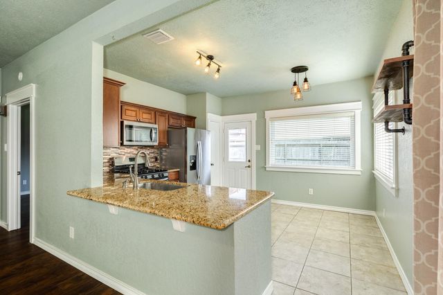 114 Cacao Street, Lake Jackson, TX 77566