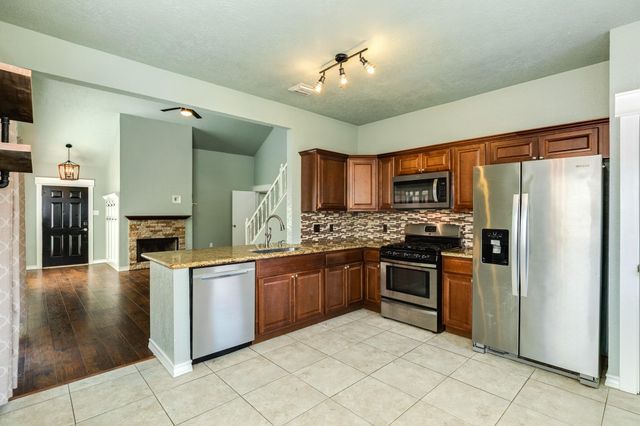 114 Cacao Street, Lake Jackson, TX 77566