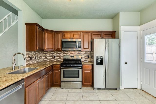 114 Cacao Street, Lake Jackson, TX 77566