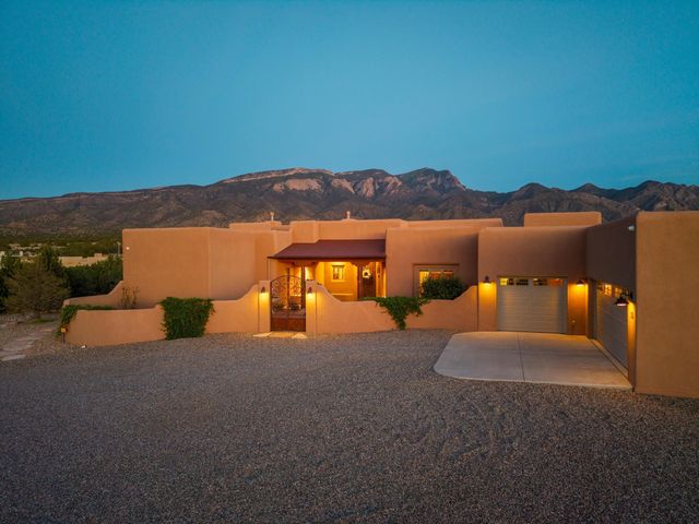 35 Apache Mesa Road, Placitas, NM 87043