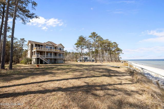 486 Sandy Point Drive, Beaufort, NC 28516