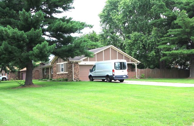 1055 Meridian Meadows Court, Greenwood, IN 46142