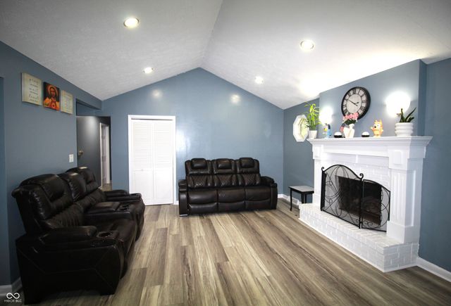 1055 Meridian Meadows Court, Greenwood, IN 46142