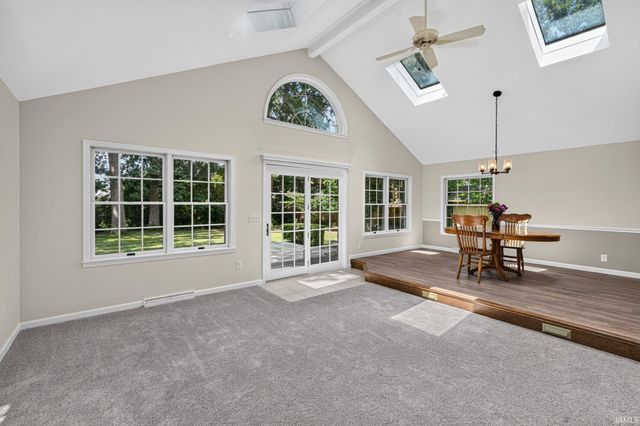 56039 Rio Lindo Drive, Elkhart, IN 46514
