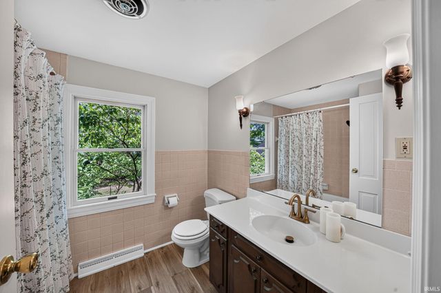 56039 Rio Lindo Drive, Elkhart, IN 46514