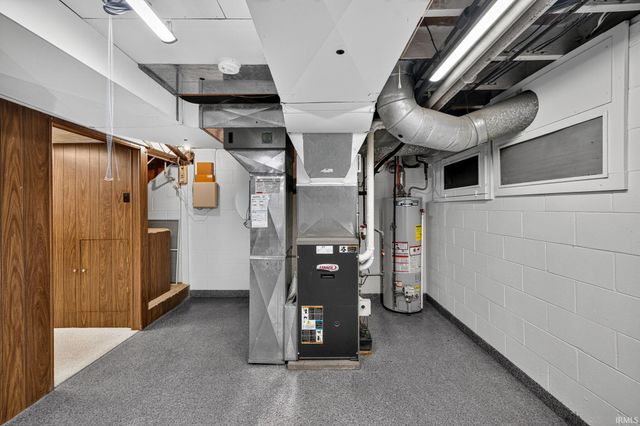 56039 Rio Lindo Drive, Elkhart, IN 46514