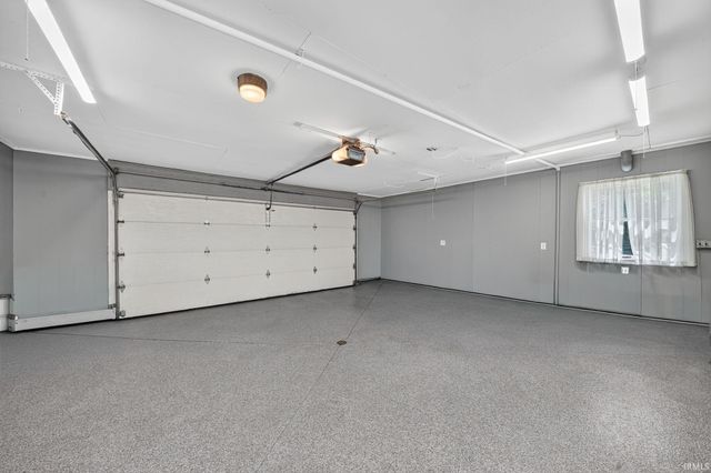 56039 Rio Lindo Drive, Elkhart, IN 46514