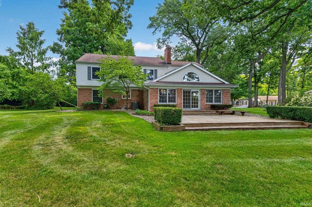56039 Rio Lindo Drive, Elkhart, IN 46514