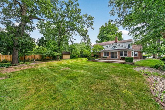 56039 Rio Lindo Drive, Elkhart, IN 46514