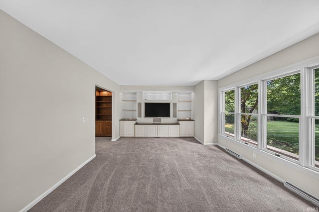 56039 Rio Lindo Drive, Elkhart, IN 46514