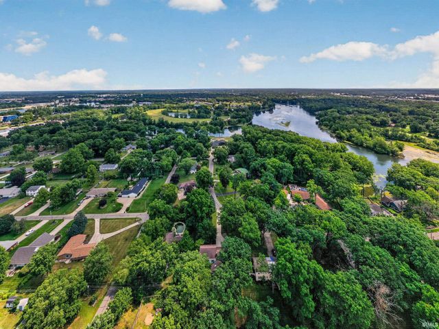 56039 Rio Lindo Drive, Elkhart, IN 46514