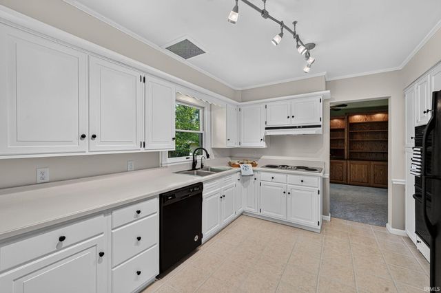 56039 Rio Lindo Drive, Elkhart, IN 46514