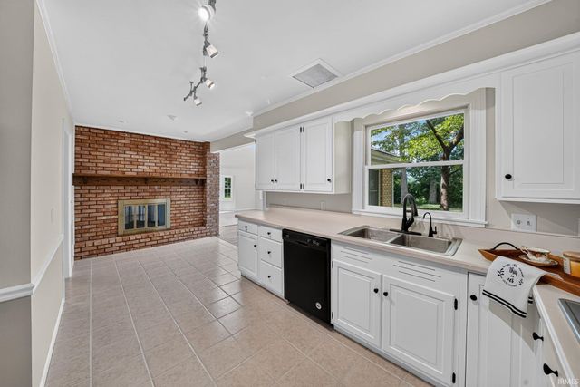 56039 Rio Lindo Drive, Elkhart, IN 46514
