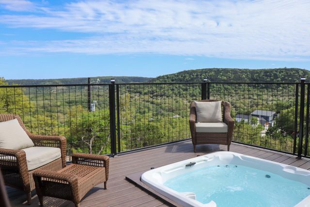 482 Dusty Saddle DR, Canyon Lake, TX 78133