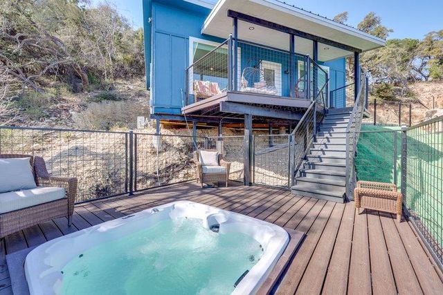 482 Dusty Saddle DR, Canyon Lake, TX 78133