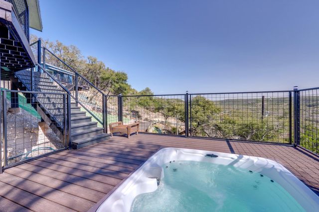 482 Dusty Saddle DR, Canyon Lake, TX 78133