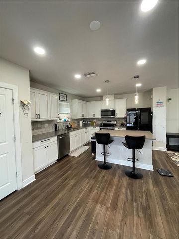 30543 THUNDERBIRD DR, Wesley Chapel, FL 33545