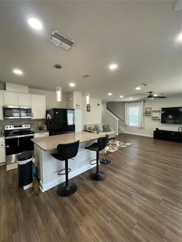 30543 THUNDERBIRD DR, Wesley Chapel, FL 33545